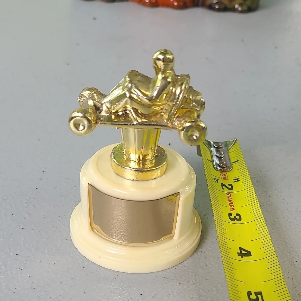 Gold‎ Trophy Figurine Go Kart